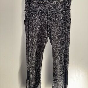 Lululemon Athletica Black and White Leggings capri
